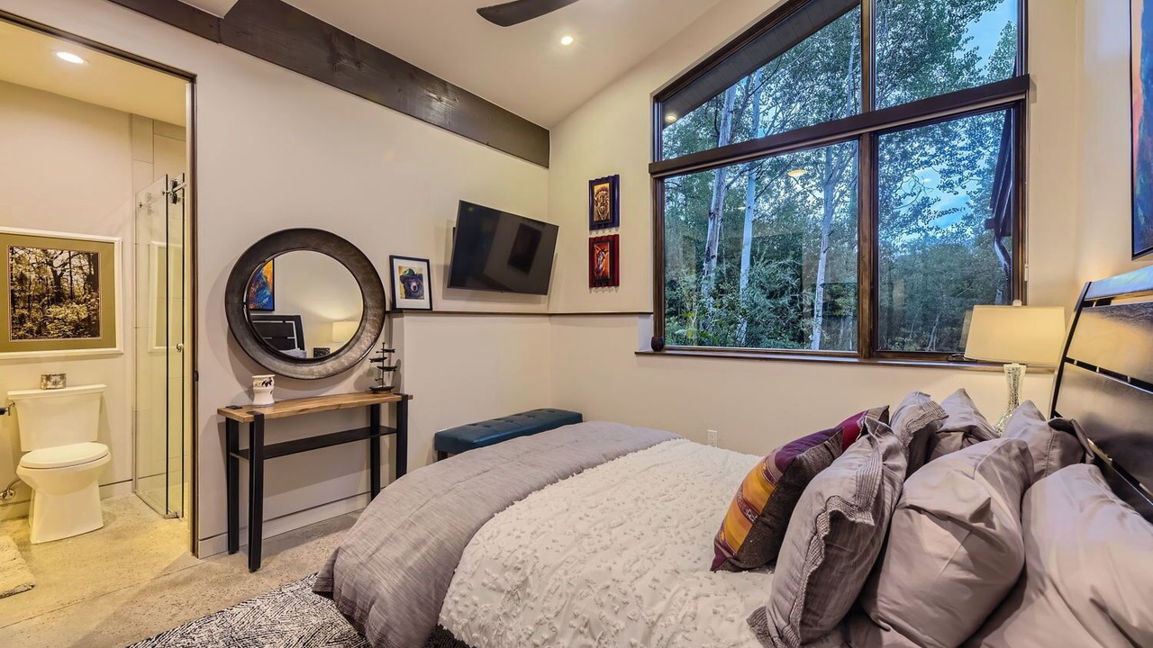Photo of Bedroom in Three Peaks