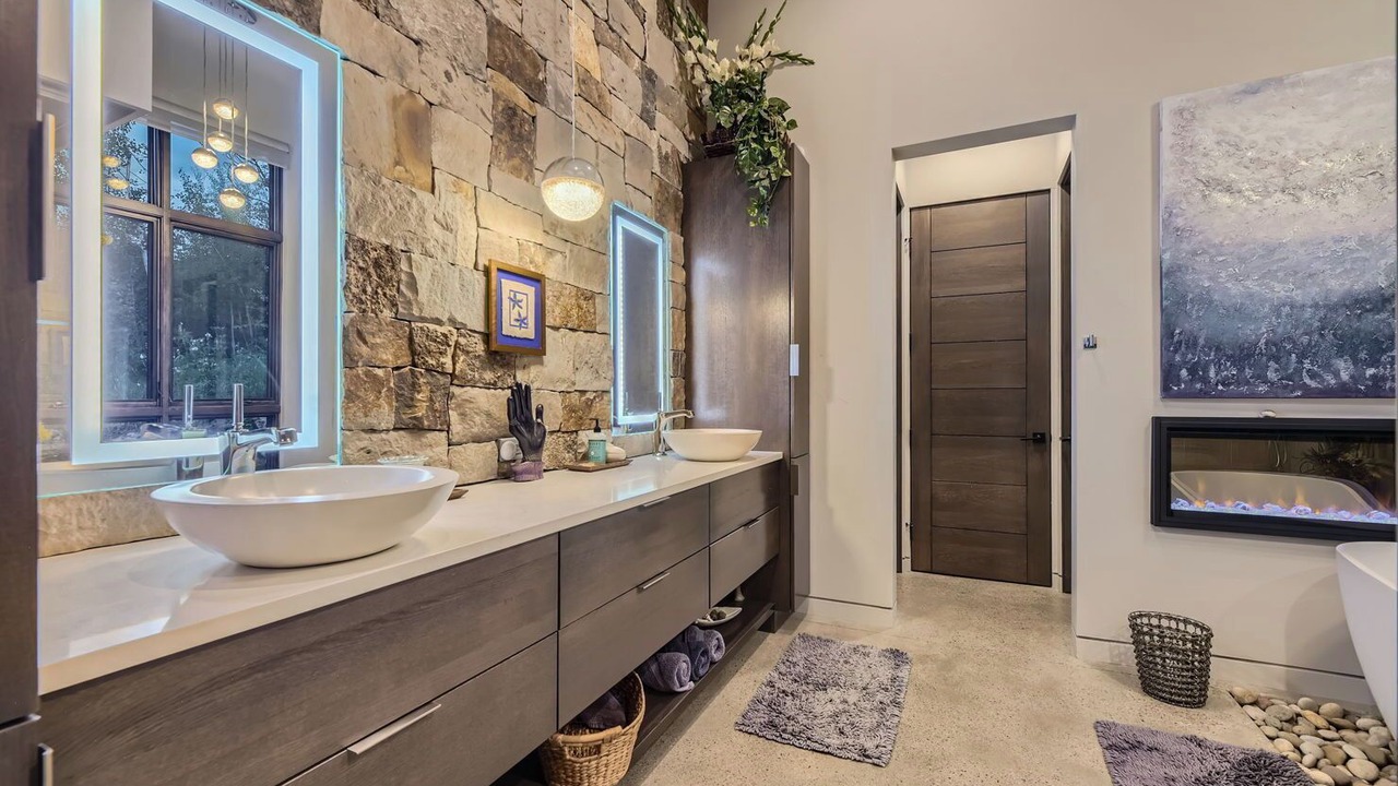 Photo of Bathroom in Three Peaks