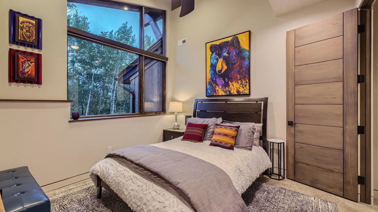 Photo of Bedroom in Three Peaks