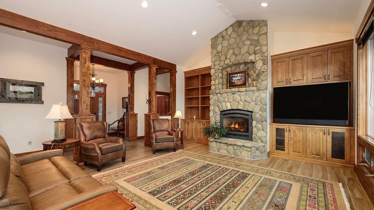 Photo of Livingroom in Fraser