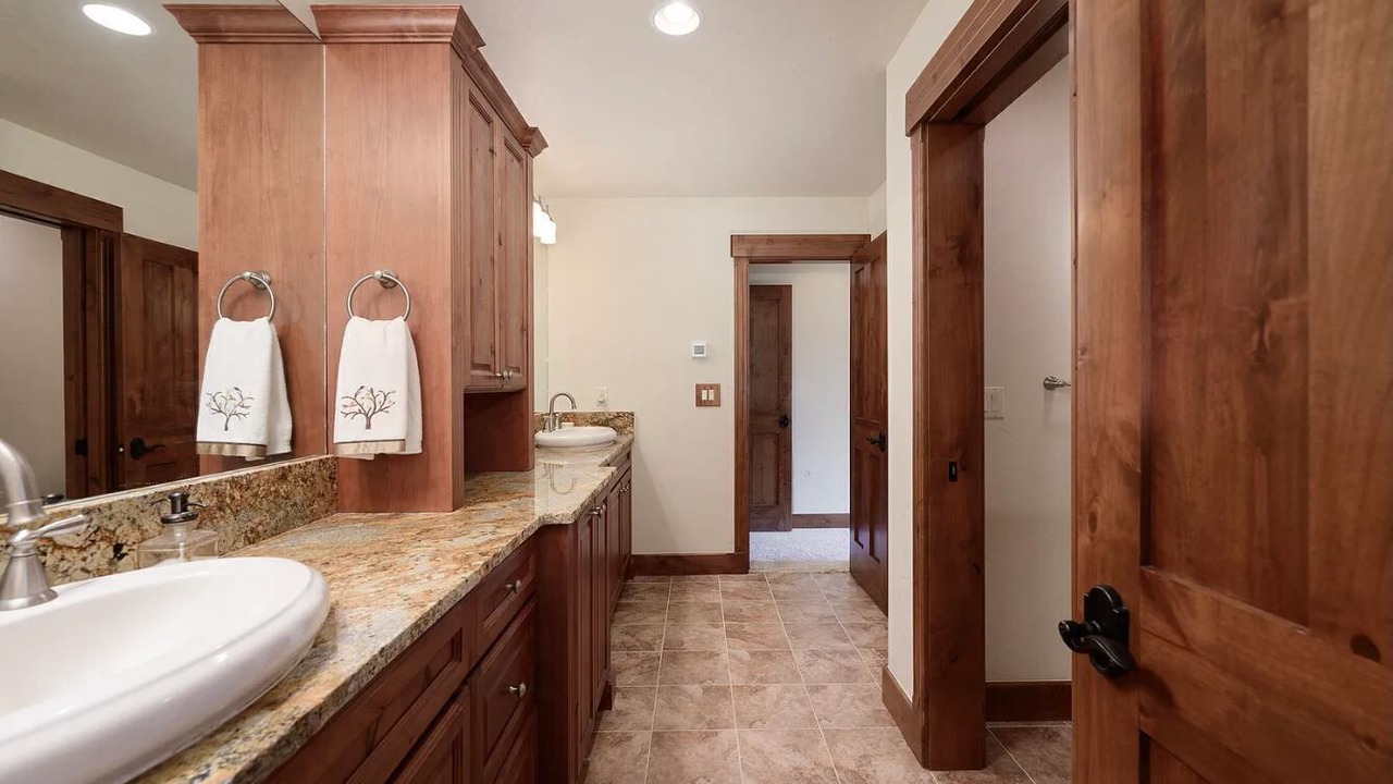 Photo of Bathroom in Fraser