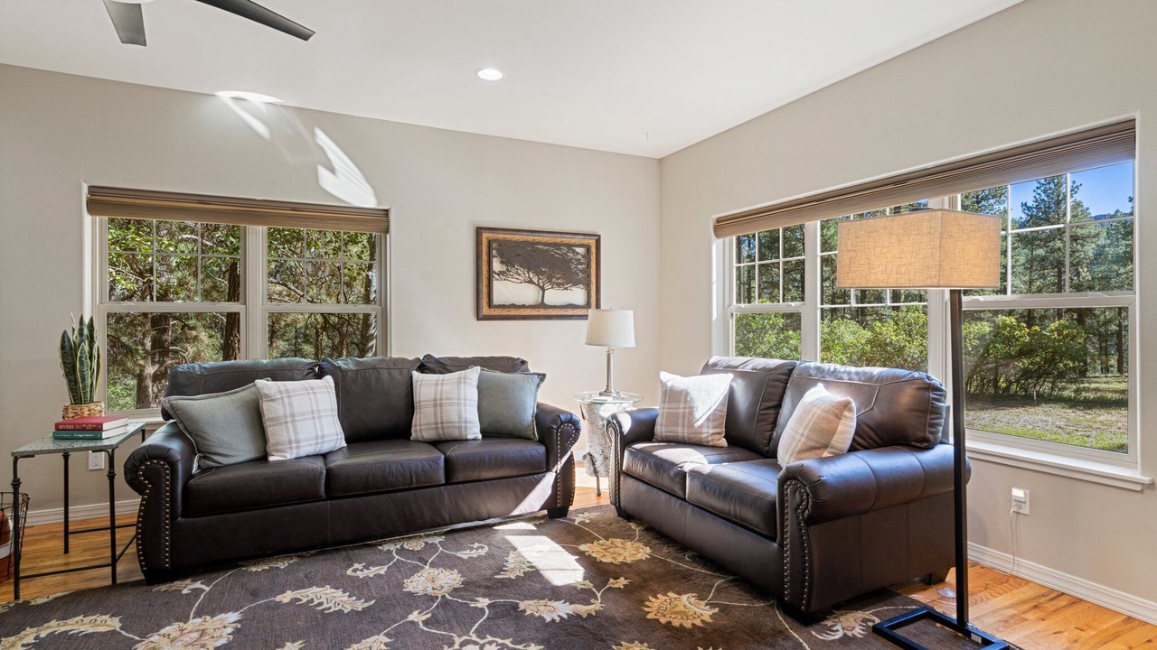Photo of Livingroom in Edgemont Ranch