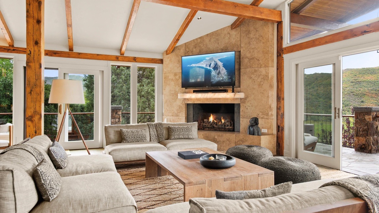 Photo of Livingroom in Brush Creek Village