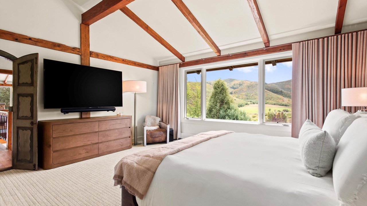 Photo of Bedroom in Brush Creek Village