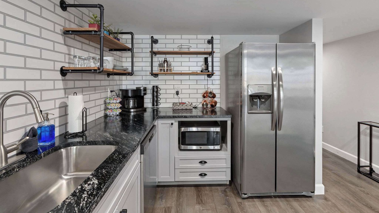 Photo of Kitchen in Barths