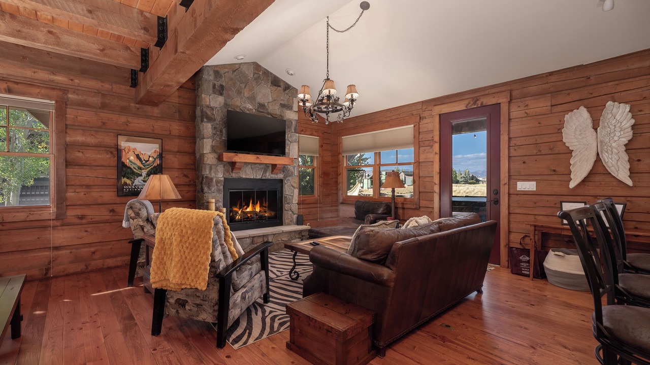 Photo of Livingroom in Grand Elk Ranch