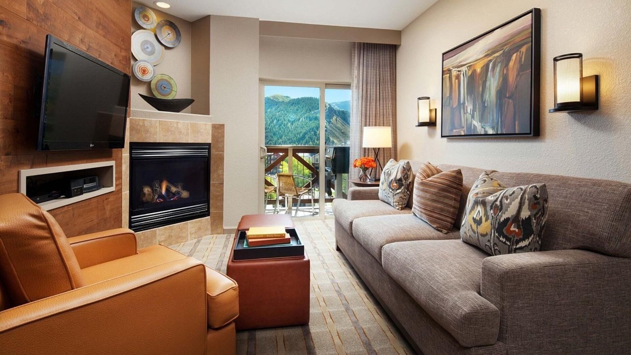 Photo of Livingroom in Avon