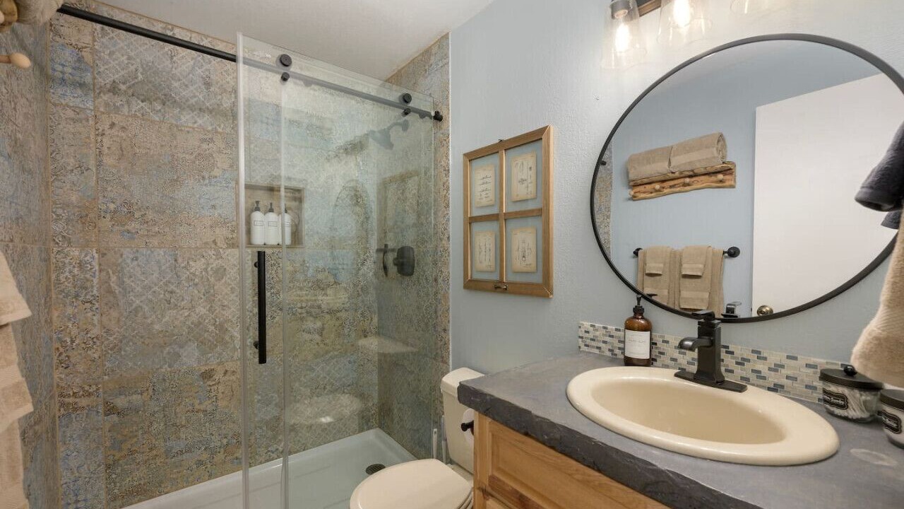 Photo of Bathroom in Rendezvous