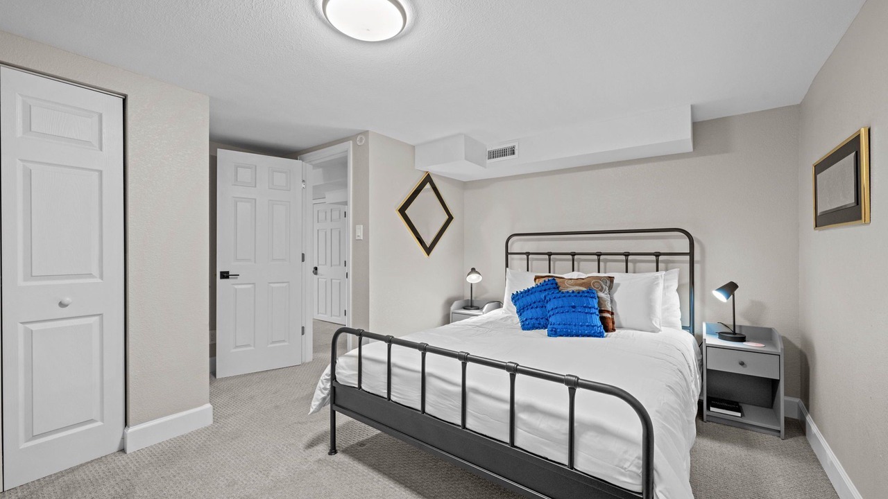 Photo of Bedroom in Aurora