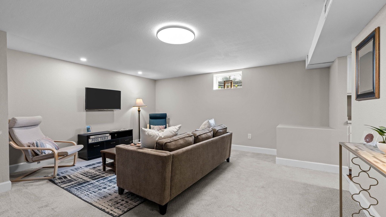 Photo of Livingroom in Aurora
