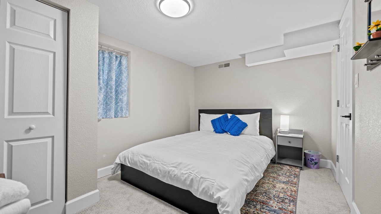 Photo of Bedroom in Aurora