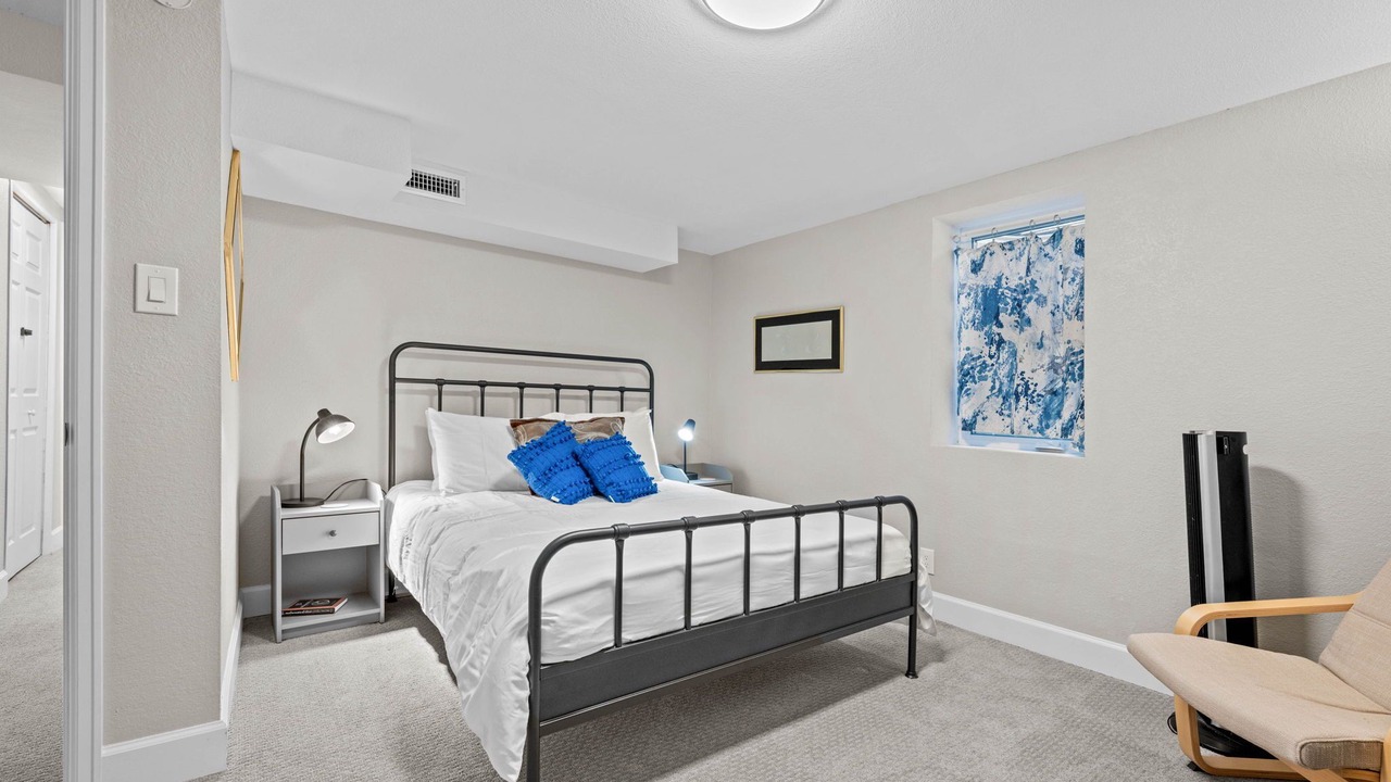 Photo of Bedroom in Aurora