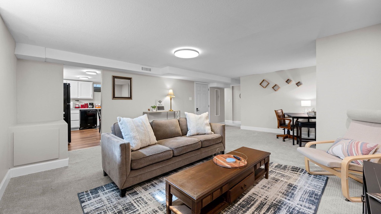 Photo of Livingroom in Aurora