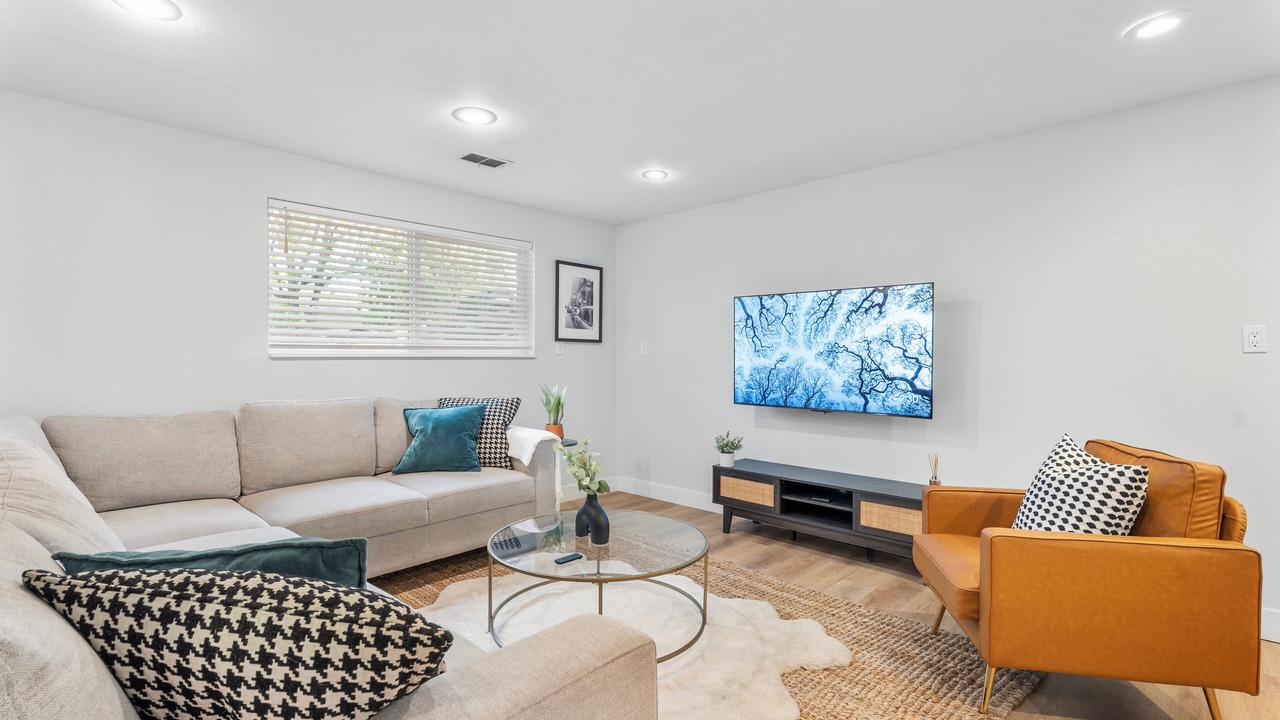 Photo of Livingroom in Lamar Heights Area