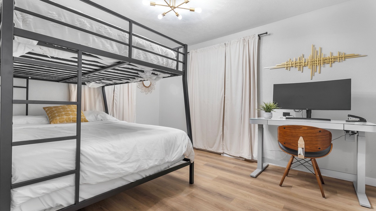 Photo of Bedroom in Lamar Heights Area