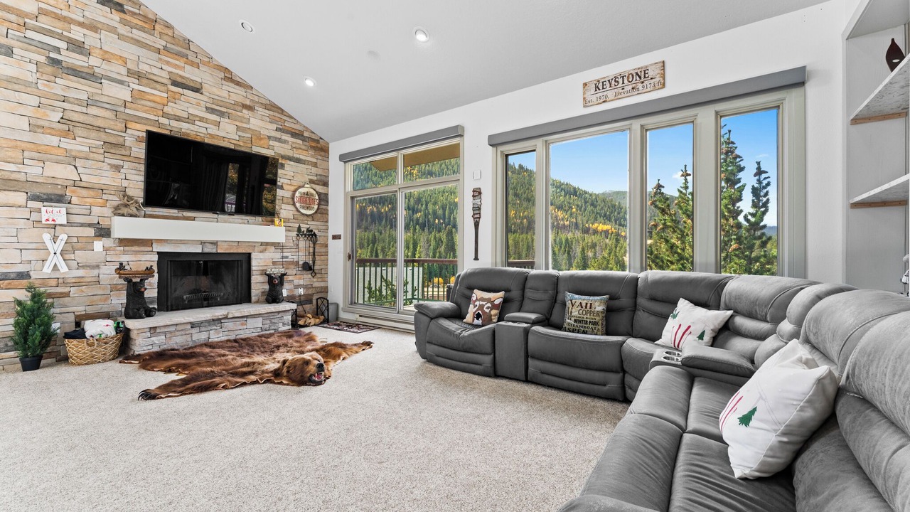 Photo of Livingroom in Lakeside Village