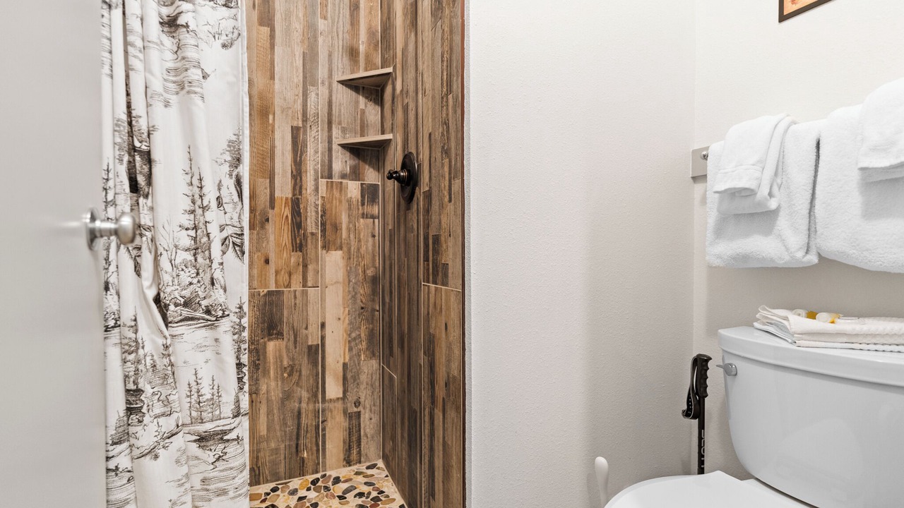 Photo of Bathroom in Lakeside Village