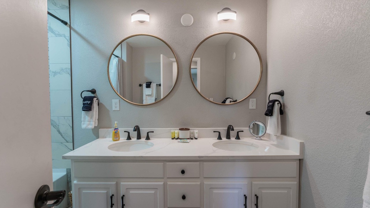Photo of Bathroom in Golden