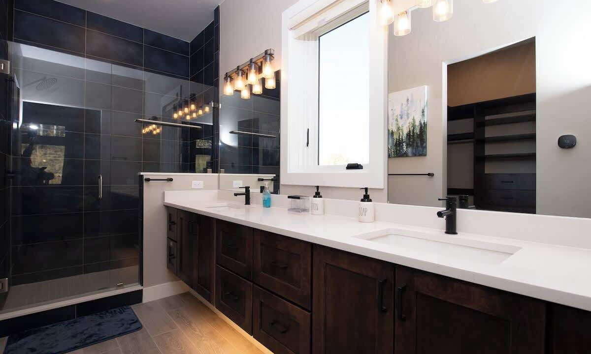 Photo of Bathroom in Rendezvous