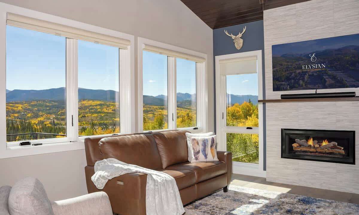 Photo of Livingroom in Rendezvous