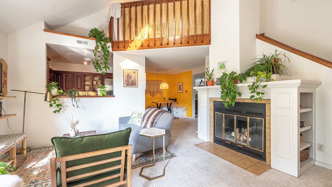 Photo of Livingroom in Gunbarrel