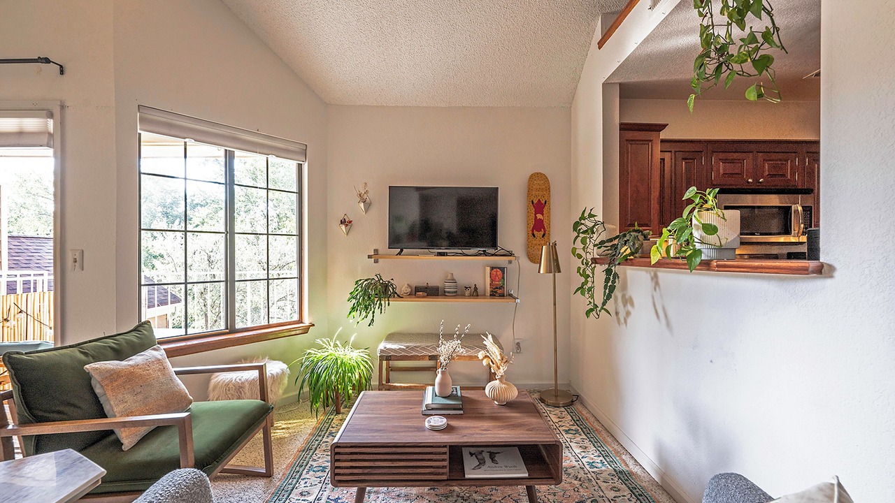 Photo of Livingroom in Gunbarrel