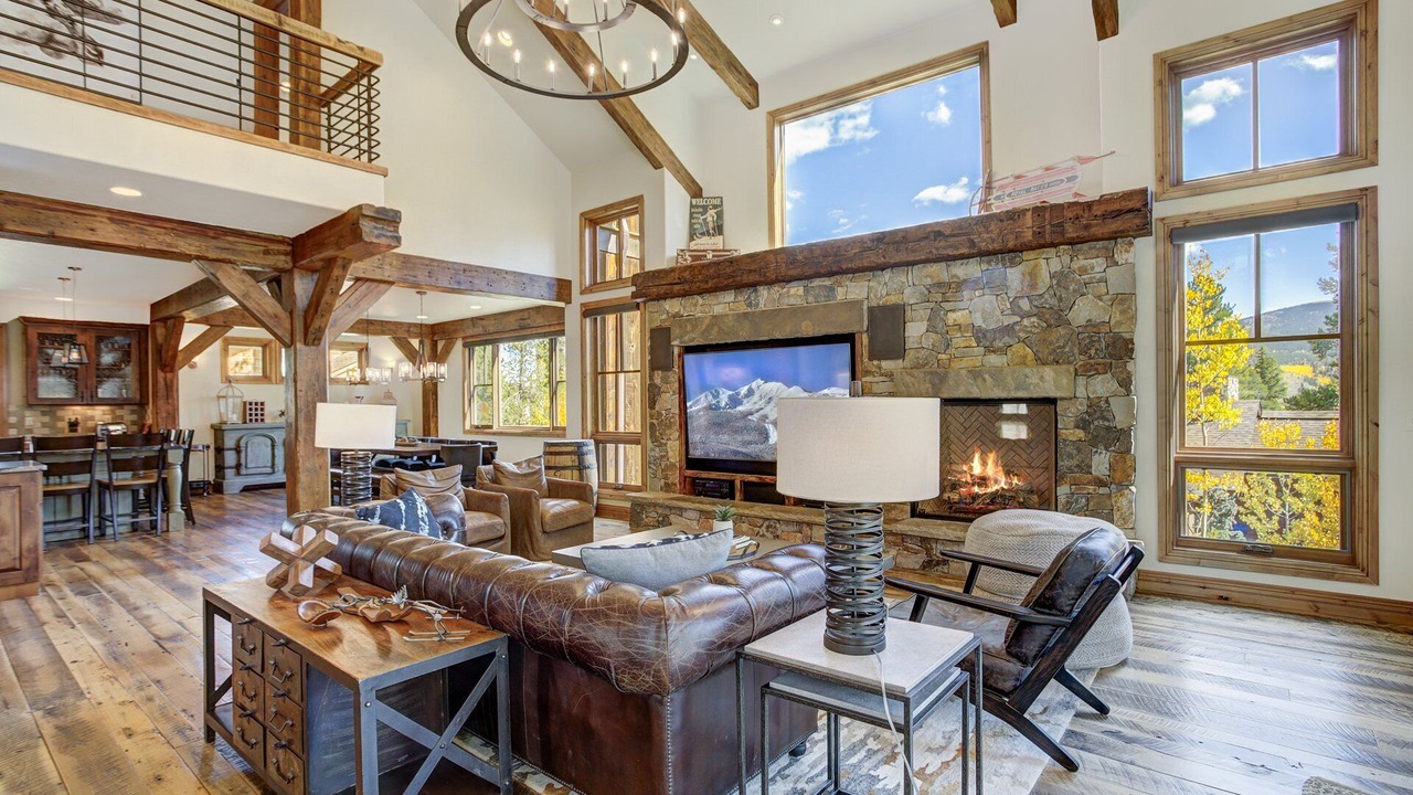 Photo of Livingroom in Warrior's Mark West