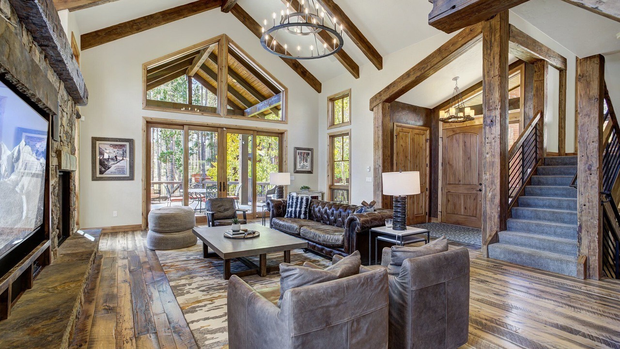 Photo of Livingroom in Warrior's Mark West