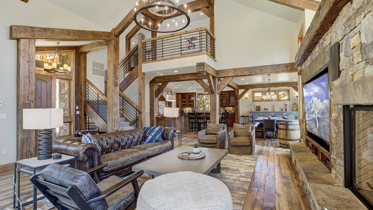 Photo of Livingroom in Warrior's Mark West