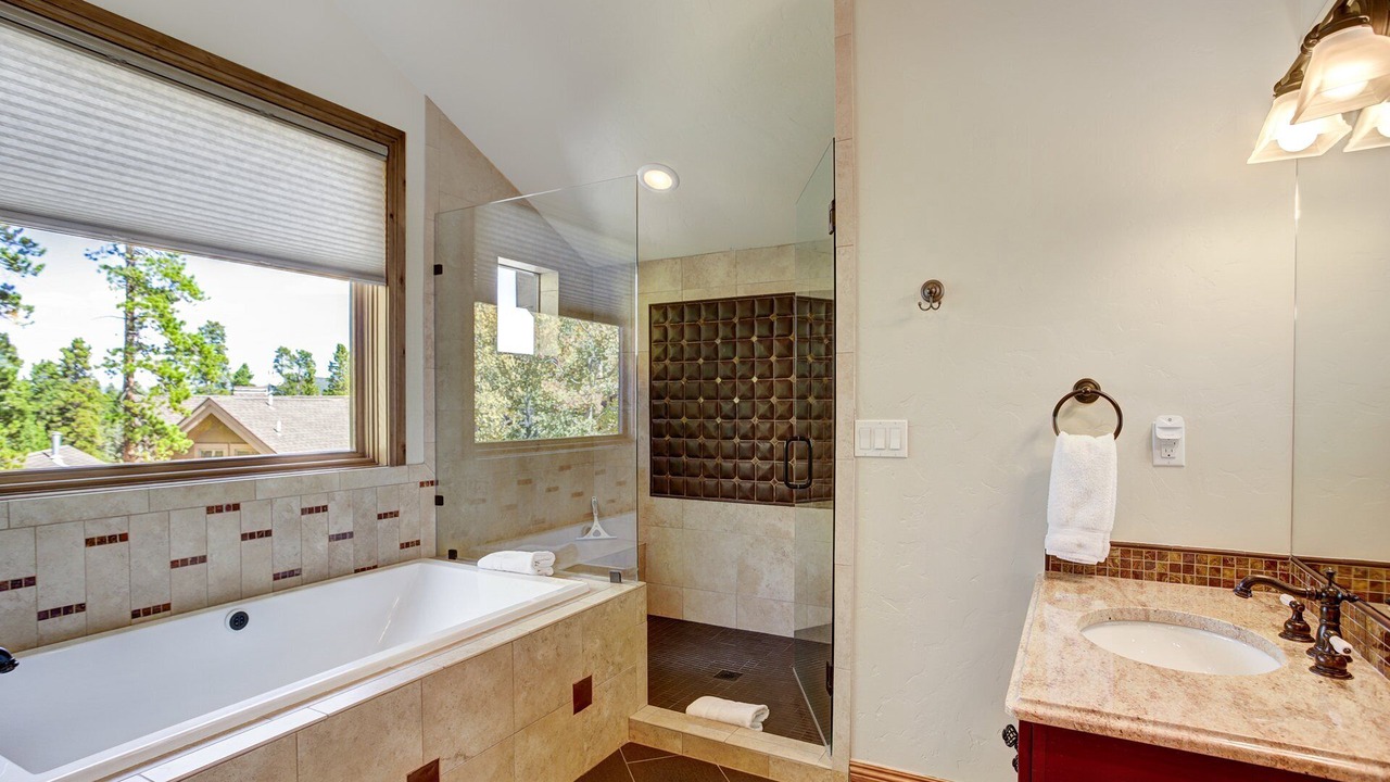 Photo of Bathroom in Warrior's Mark West