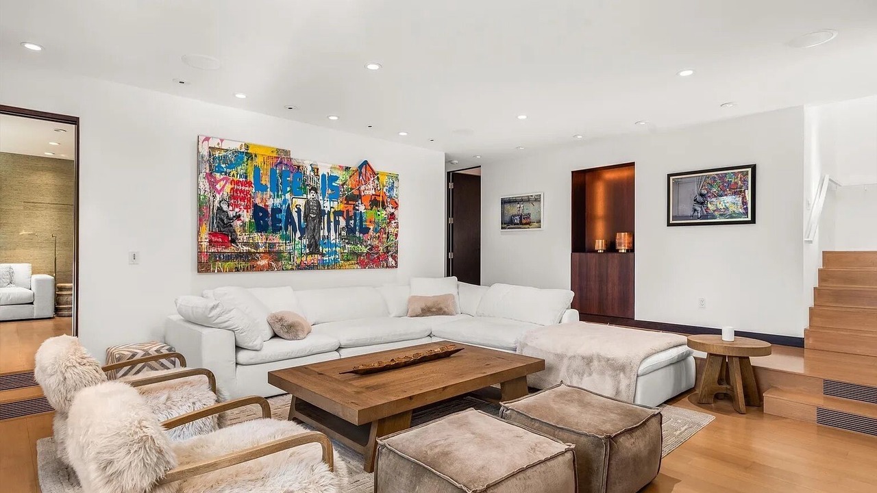 Photo of Livingroom in Red Mountain