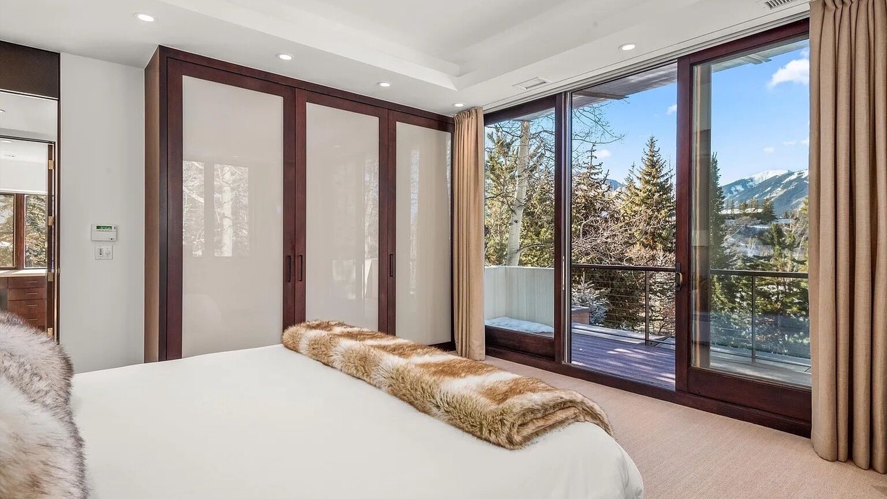 Photo of Bedroom in Red Mountain