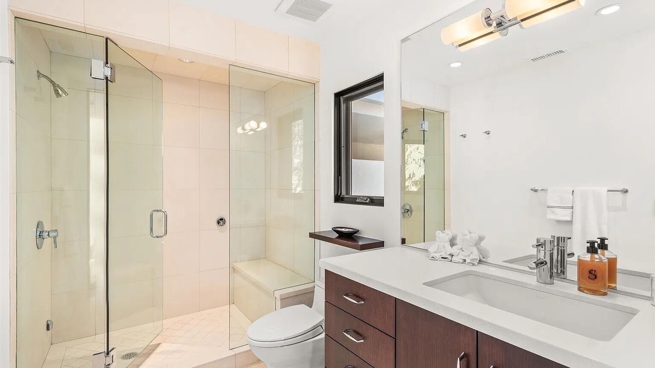 Photo of Bathroom in Red Mountain