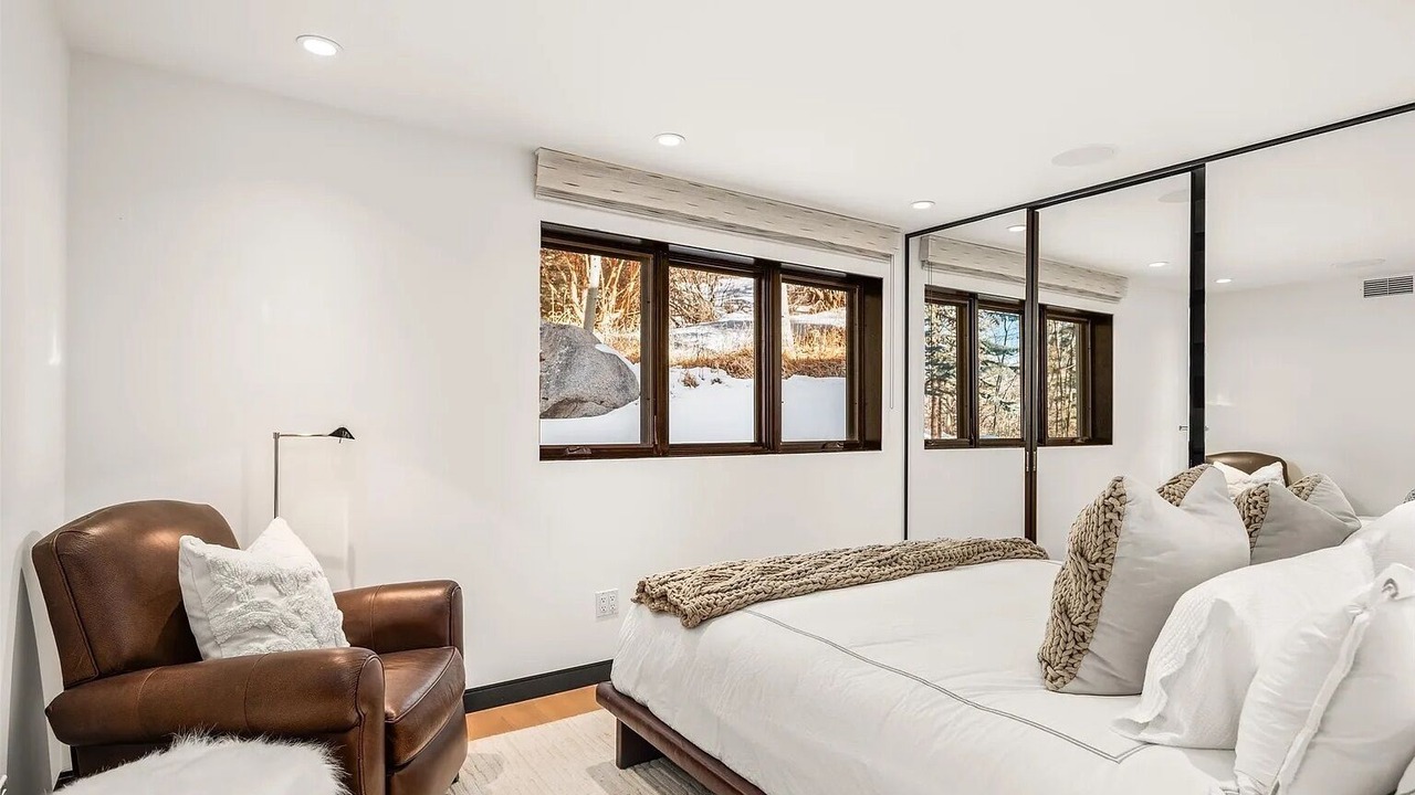 Photo of Bedroom in Red Mountain