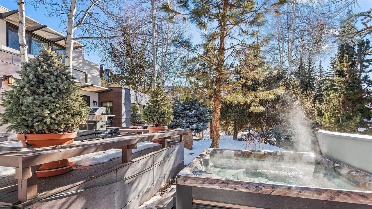 Photo of Outdoor in Red Mountain