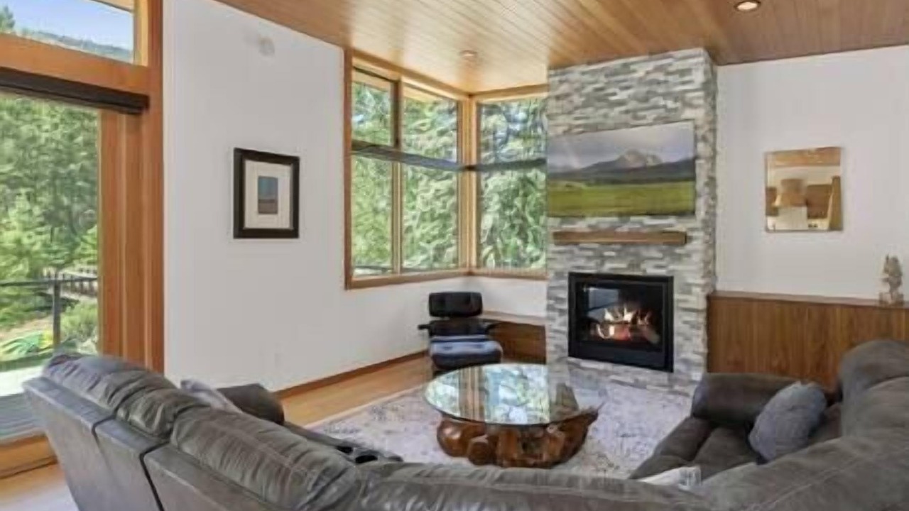 Photo of Livingroom in Placerville