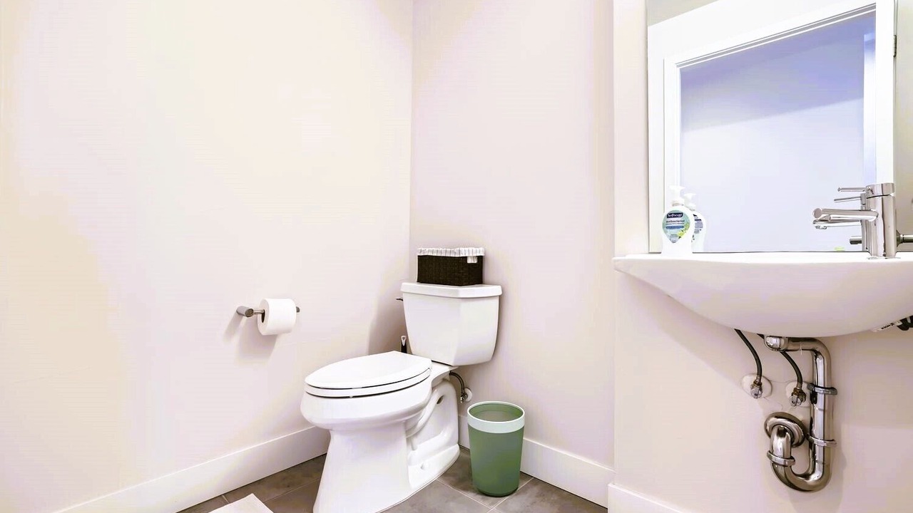 Photo of Bathroom in West Colfax
