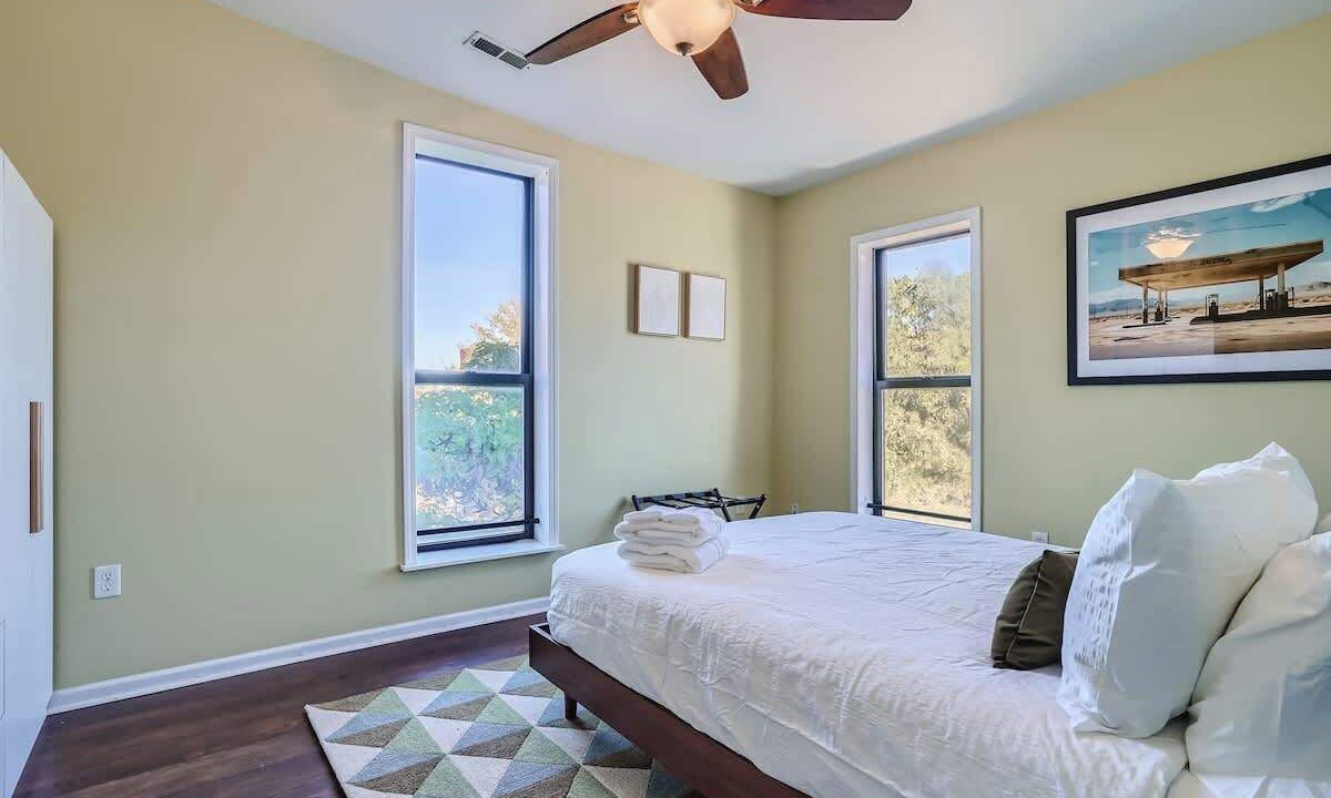 Photo of Bedroom in Ballpark