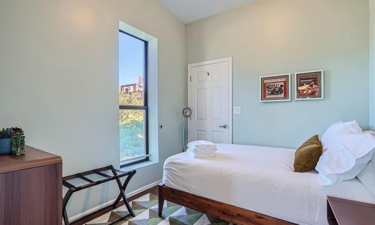 Photo of Bedroom in Ballpark