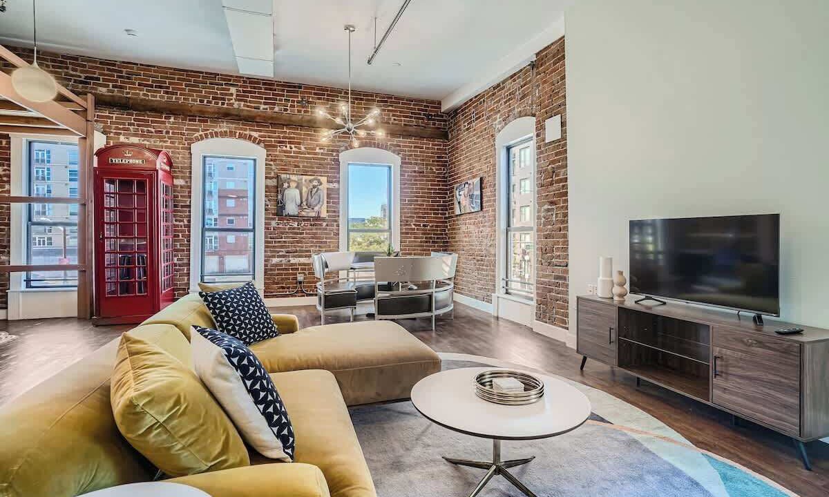 Photo of Livingroom in Ballpark