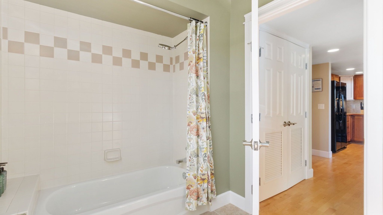 Photo of Bathroom in River Rock