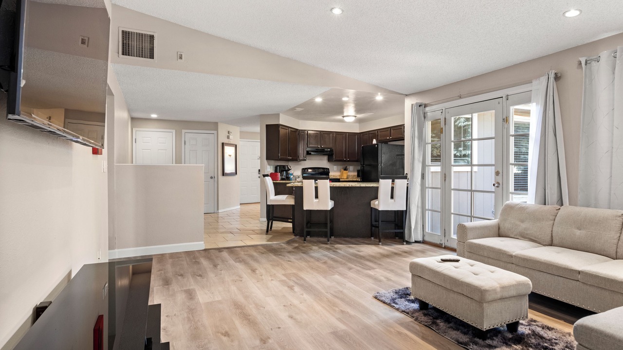 Photo of Livingroom in Aurora