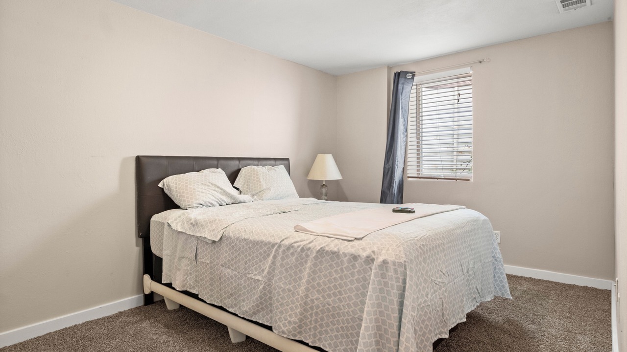 Photo of Bedroom in Aurora