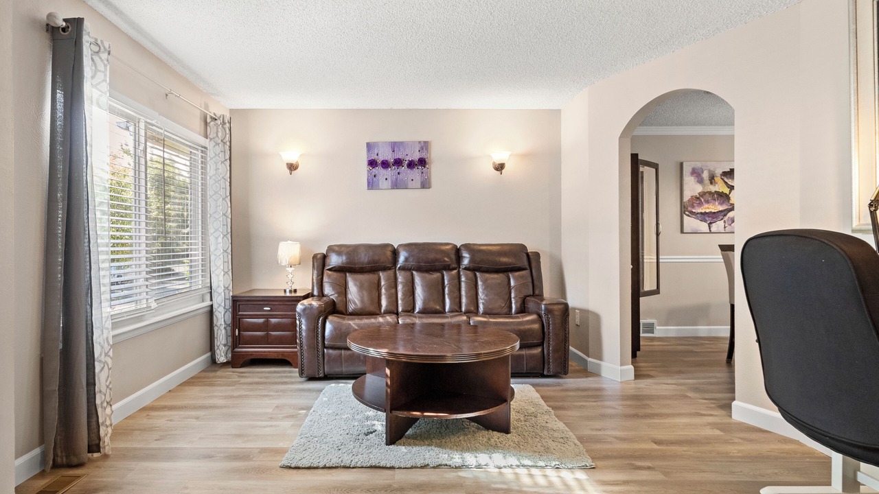 Photo of Livingroom in Aurora