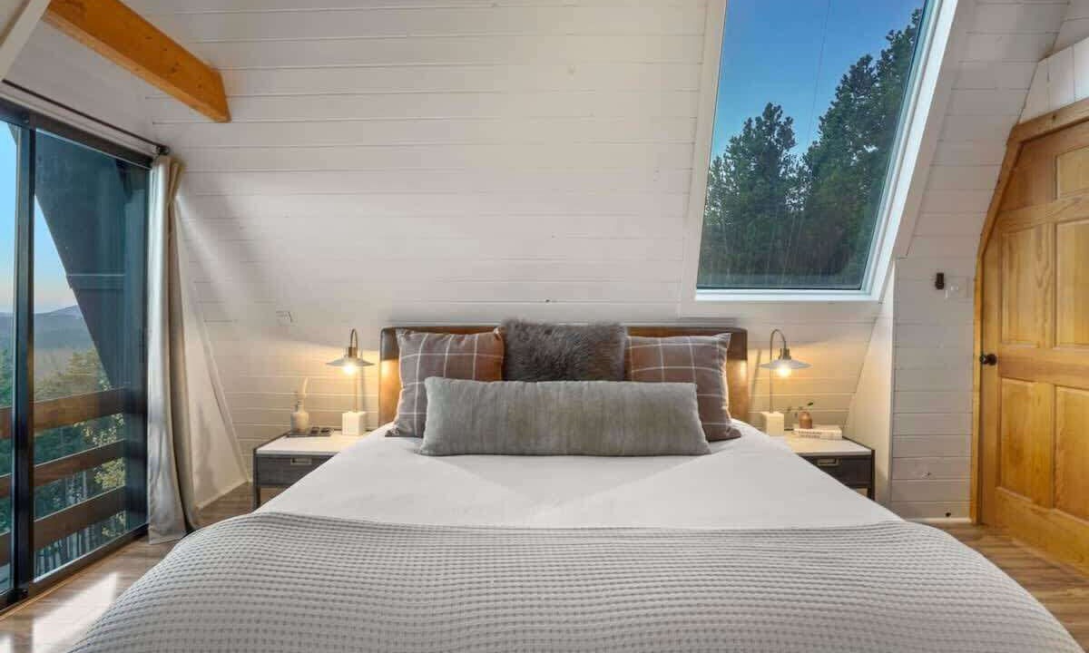 Photo of Bedroom in Evergreen