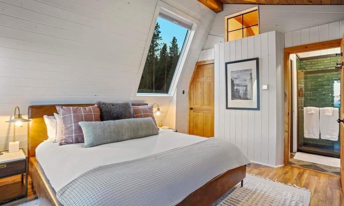 Photo of Bedroom in Evergreen