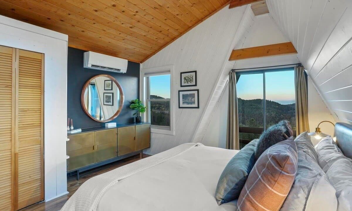 Photo of Bedroom in Evergreen