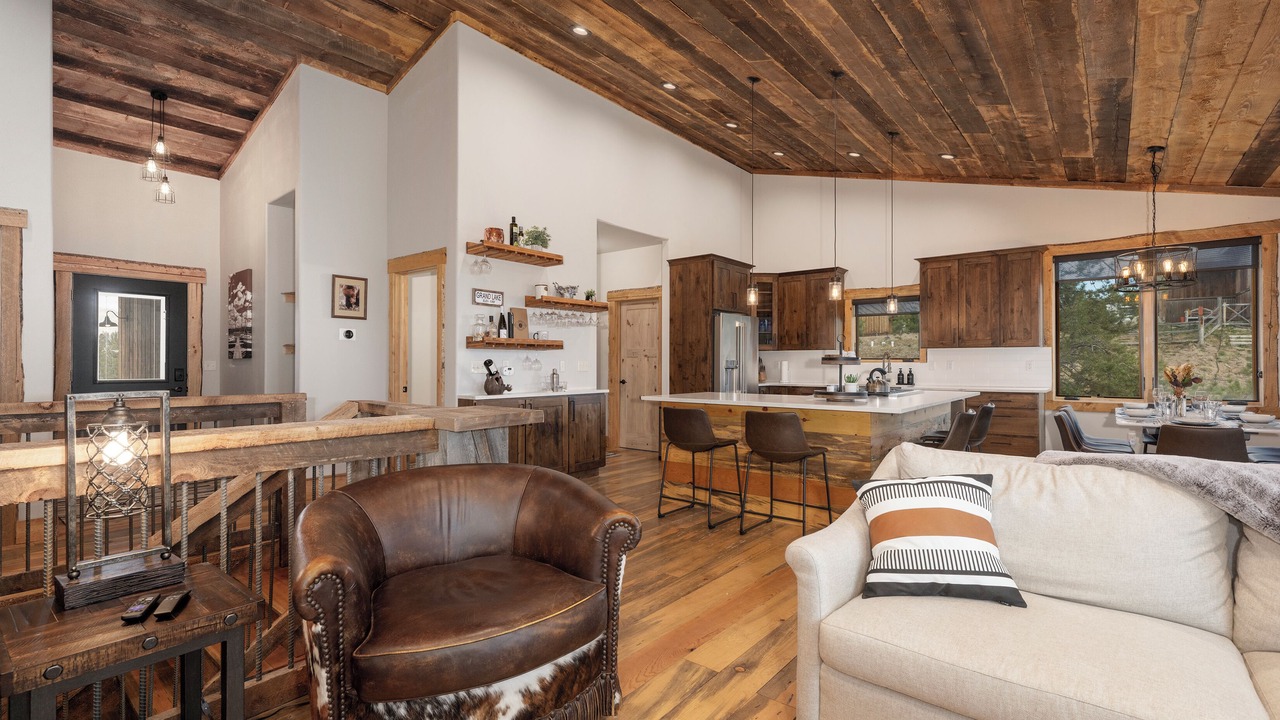 Photo of Livingroom in Grand Lake