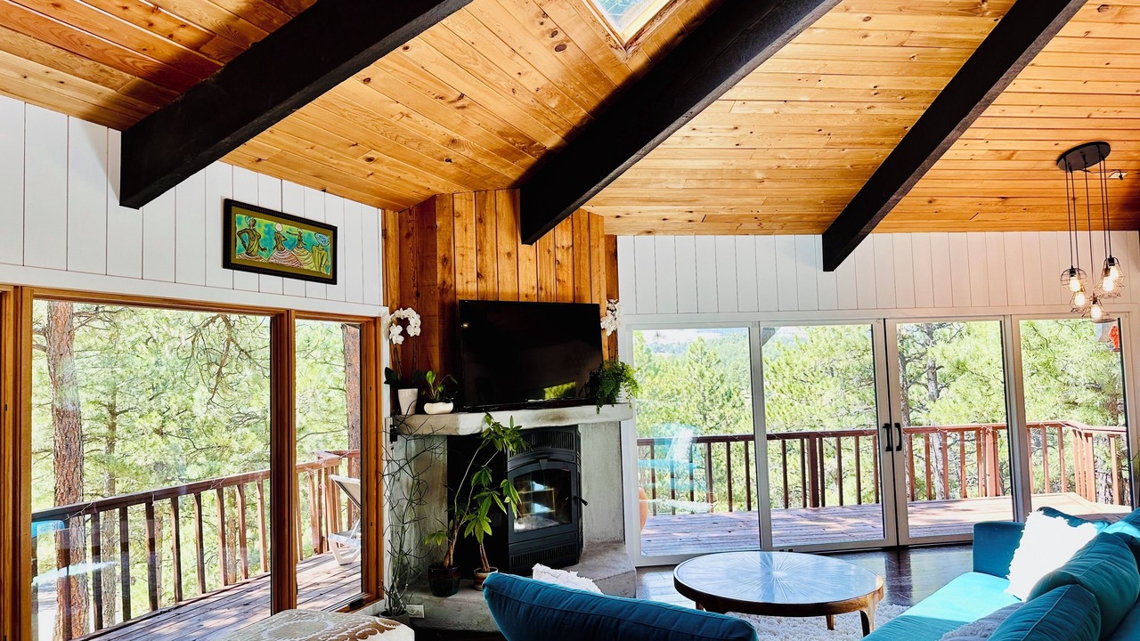 Photo of Livingroom in Pine Brook Hill