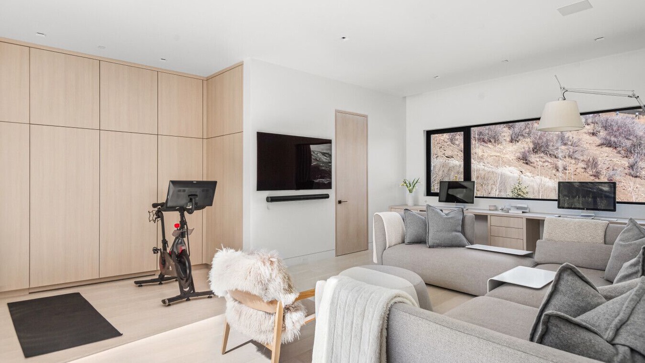 Photo of Livingroom in Brush Creek Village